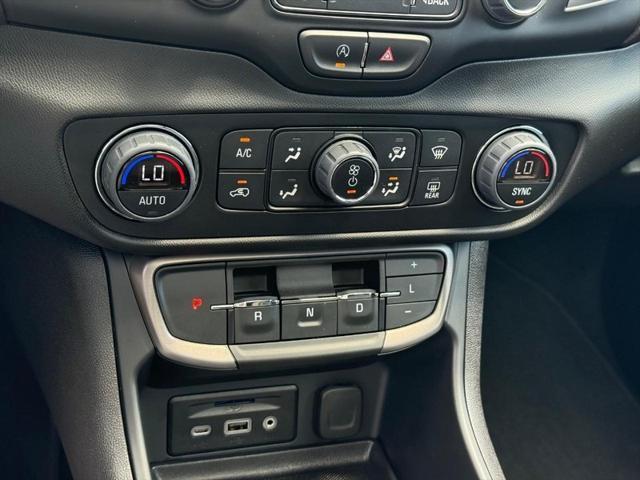 Photo of 2023 Summit White GMC Terrain