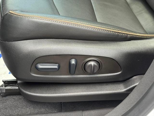 Photo of 2023 Summit White GMC Terrain