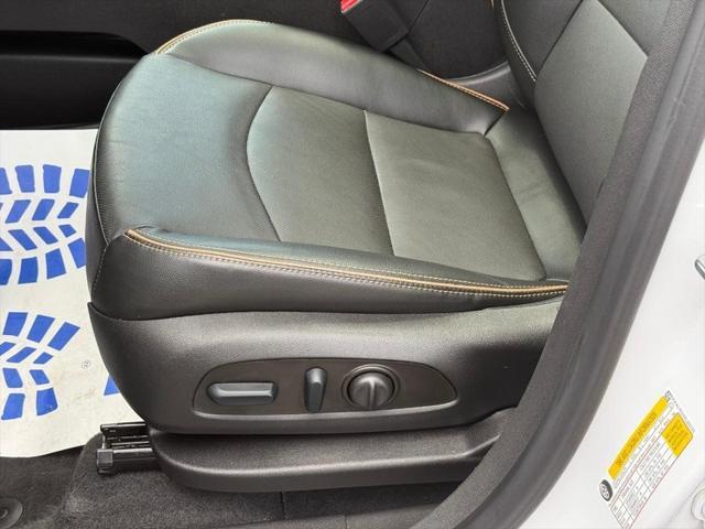 Photo of 2023 Summit White GMC Terrain