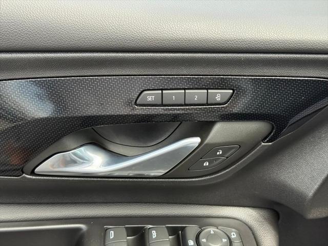 Photo of 2023 Summit White GMC Terrain
