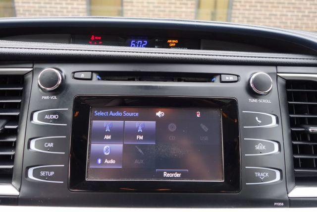 Photo of 2017 Silver Toyota Highlander