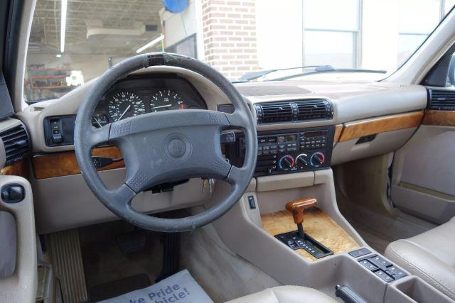 Photo of 1994 Green BMW 530