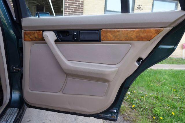 Photo of 1994 Green BMW 530