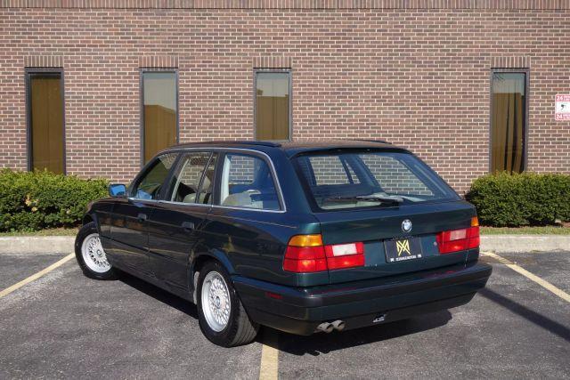 Photo of 1994 Green BMW 530
