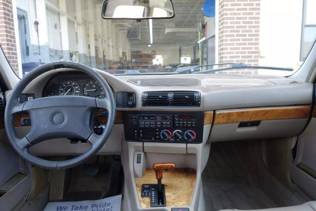 Photo of 1994 Green BMW 530