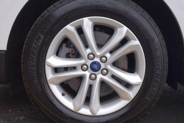 Photo of 2020 White Ford Edge