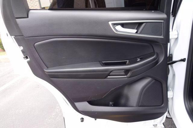 Photo of 2020 White Ford Edge