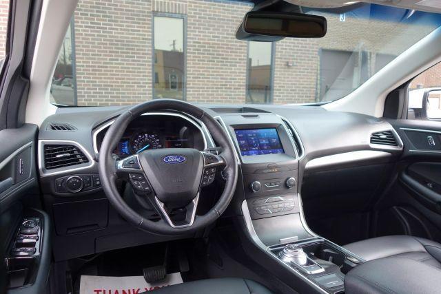 Photo of 2020 White Ford Edge