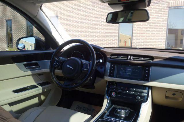 Photo of 2017 Dark Sapphire Jaguar XF