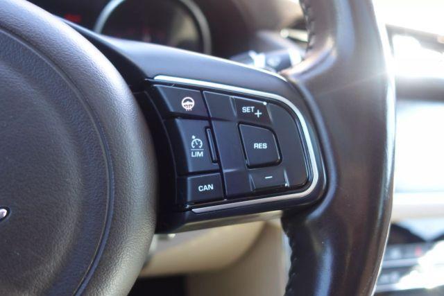 Photo of 2017 Dark Sapphire Jaguar XF