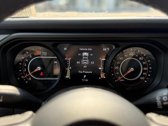 Photo of 2025 Bright White Clearcoat Jeep Wrangler