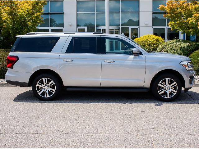 Photo of 2024 ICONIC SILVER METALLIC Ford Expedition