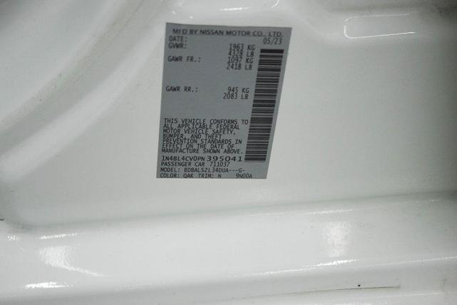 Photo of 2023 Glacier White Nissan Altima