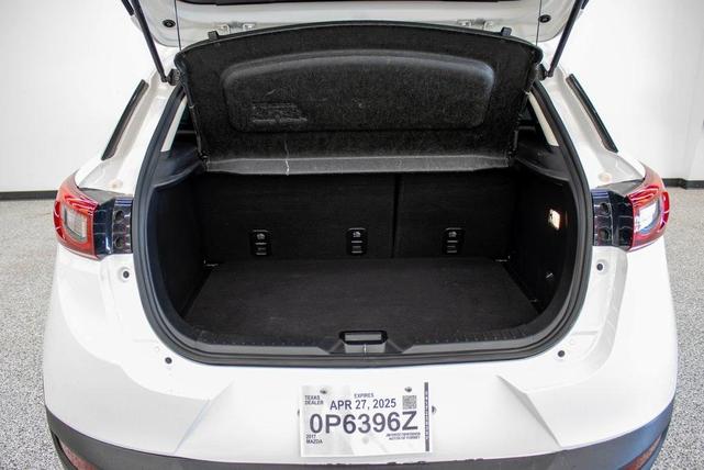 Photo of 2017 Crystal White Mica Mazda CX-3