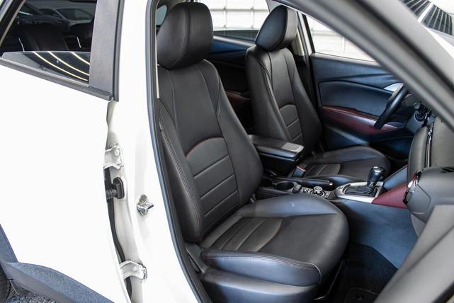 Photo of 2017 Crystal White Mica Mazda CX-3