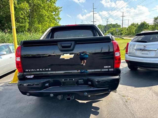 Photo of 2011 Black Chevrolet Avalanche