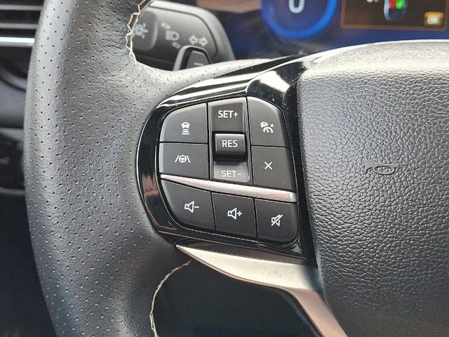 Photo of 2023 Star White Ford Explorer