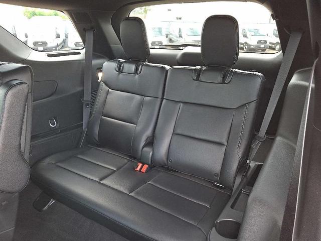 Photo of 2023 Star White Ford Explorer