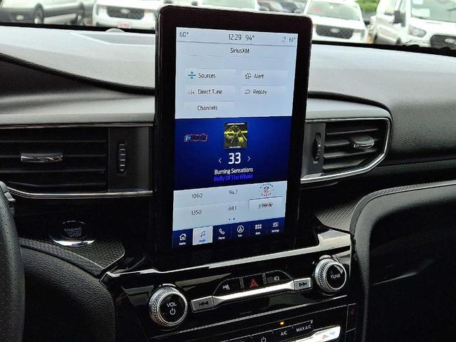 Photo of 2023 Star White Ford Explorer