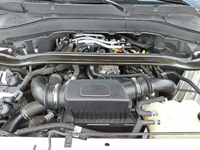 Photo of 2023 Star White Ford Explorer
