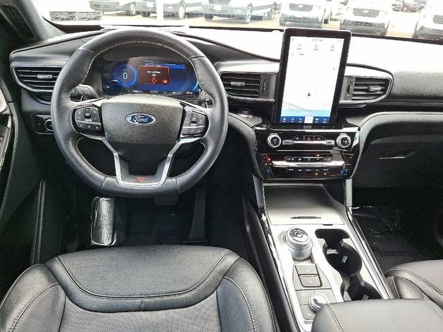 Photo of 2023 Star White Ford Explorer