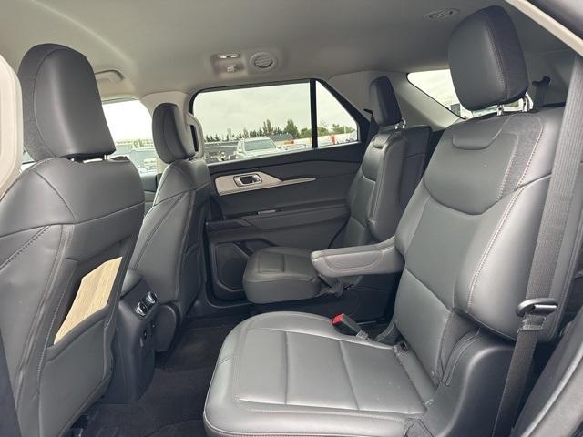 Photo of 2025 Black Metallic Ford Explorer