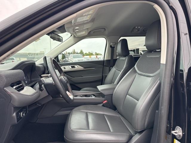 Photo of 2025 Black Metallic Ford Explorer