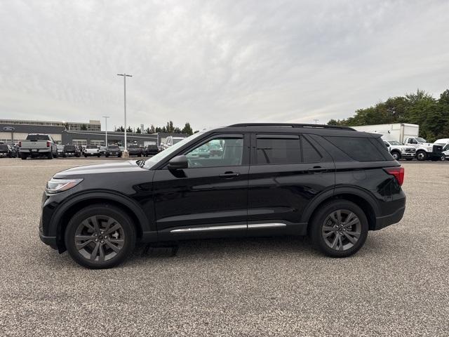 Photo of 2025 Black Metallic Ford Explorer