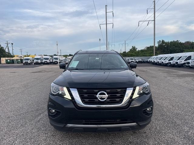 Photo of 2019 Magnetic Black Pearl Nissan Pathfinder