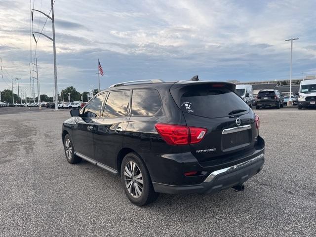Photo of 2019 Magnetic Black Pearl Nissan Pathfinder