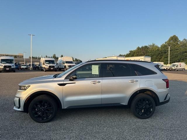Photo of 2022 Sparkling Silver Kia Sorento