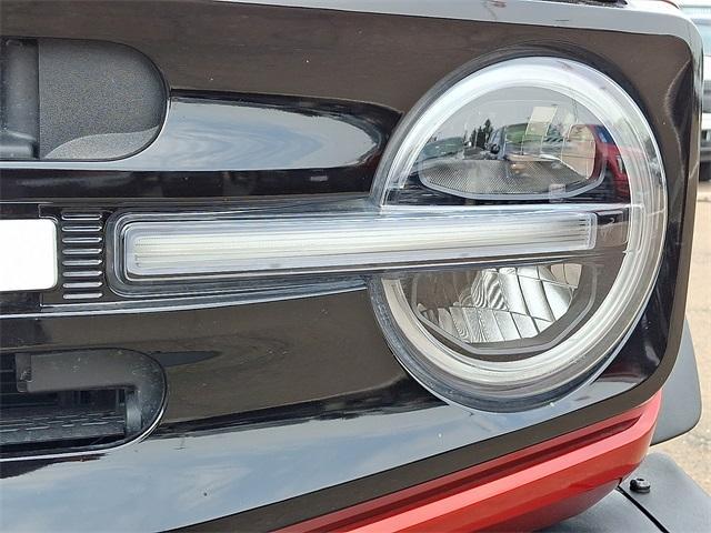 Photo of 2023 Hot Pepper Red Metallic Tinted Clearcoat Ford Bronco