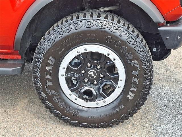 Photo of 2023 Hot Pepper Red Metallic Tinted Clearcoat Ford Bronco