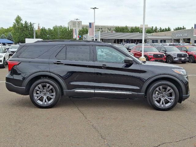 Photo of 2025 Black Metallic Ford Explorer