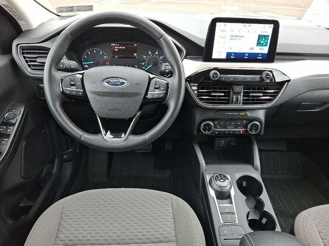 Photo of 2022 Iconic Silver Metallic Ford Escape
