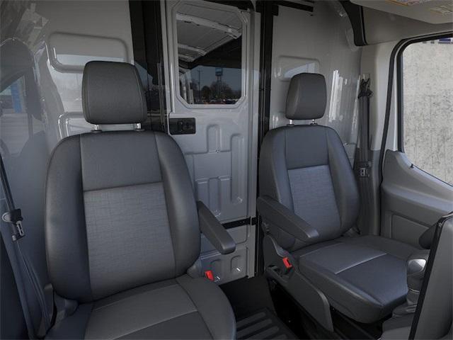 Photo of 2025 Oxford White Ford Transit-250