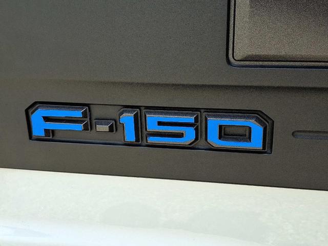 Photo of 2022 Oxford White Ford F-150