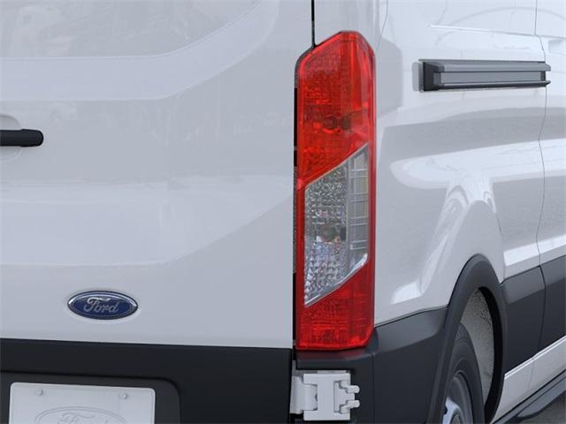 Photo of 2025 Oxford White Ford Transit-250