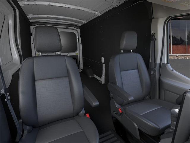 Photo of 2025 Oxford White Ford Transit-250