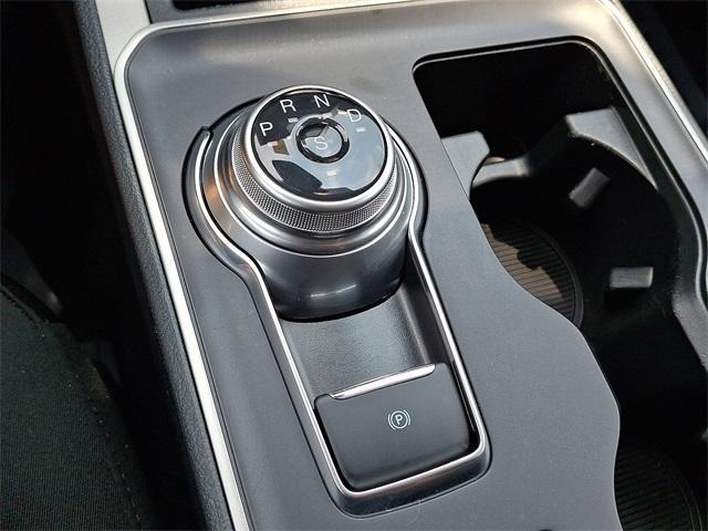 Photo of 2024 Oxford White Ford Edge