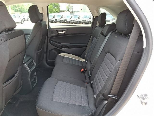Photo of 2024 Oxford White Ford Edge