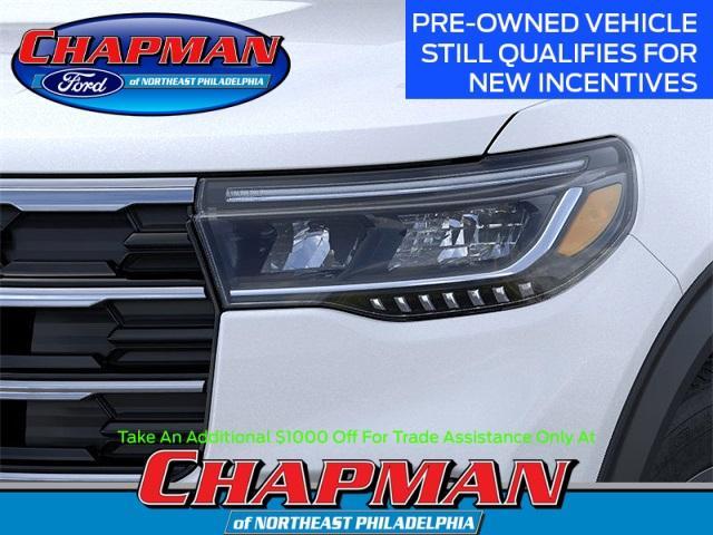Photo of 2025 White Metallic Ford Explorer