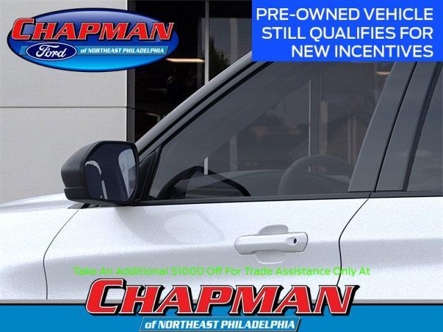 Photo of 2025 White Metallic Ford Explorer