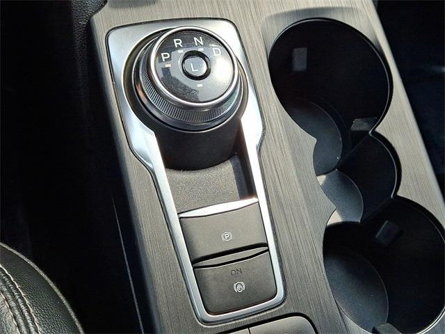 Photo of 2022 Iconic Silver Metallic Ford Escape