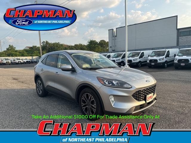 Photo of 2022 Iconic Silver Metallic Ford Escape