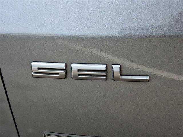 Photo of 2022 Iconic Silver Metallic Ford Escape