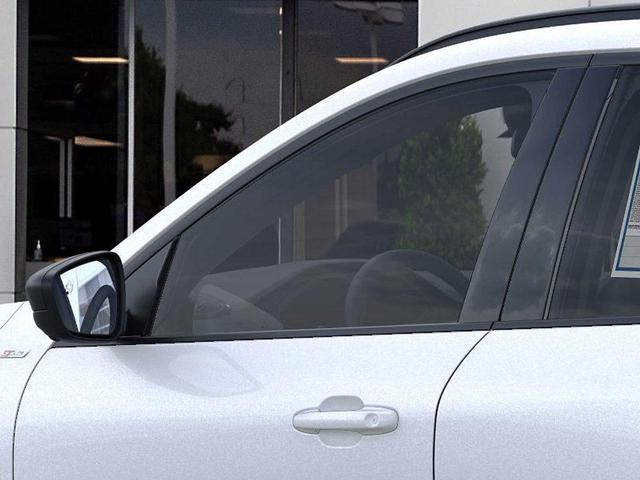Photo of 2025 Star White Ford Escape