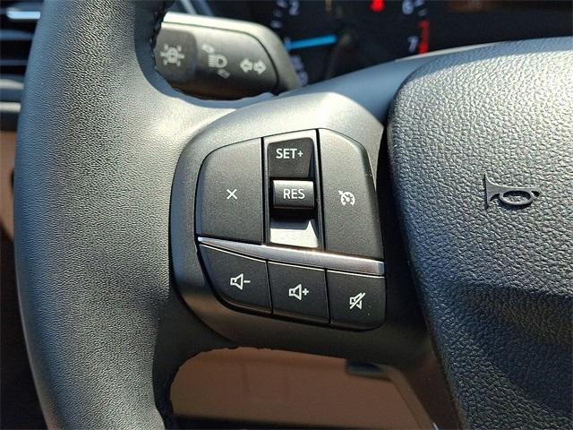 Photo of 2022 Oxford White Ford Escape