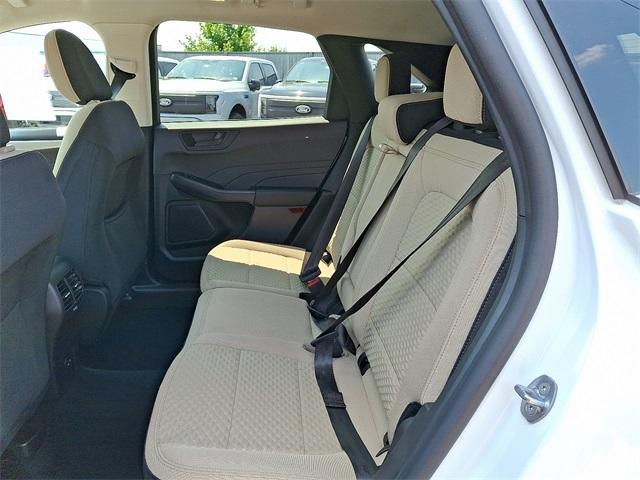 Photo of 2022 Oxford White Ford Escape
