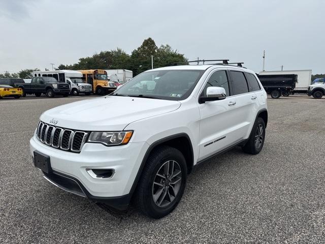 Photo of 2019 Bright White Clearcoat Jeep Grand Cherokee